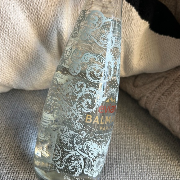 BALMAIN X EVIAN 2022 LIMITED EDITION 75CL GLASS BOTTLE unopened SET OF 2 - Picture 5 of 9